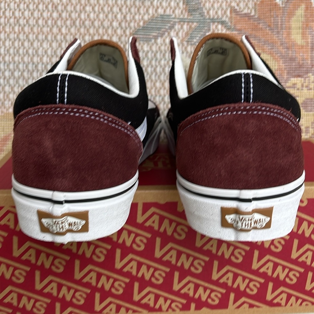 Vans Men’s Old Skool
Color Block Black/Brown
VN0007NTYS8
Sneakers - Picture 4 of 16